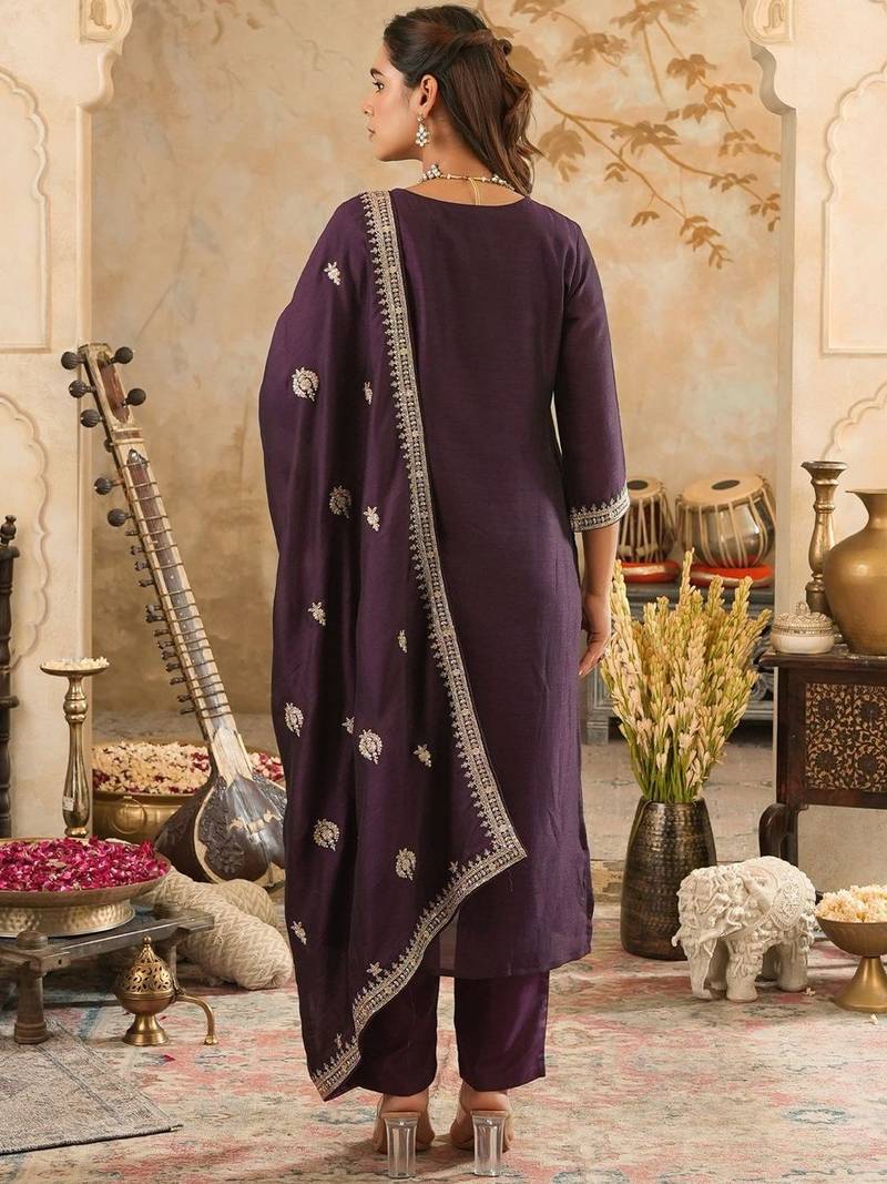Women Ethnic Motifs Embroidered Thread Work Straight Kurta with Trouser & Dupatta