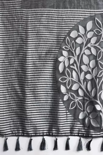 Grey silk blend woven design saree with blouse