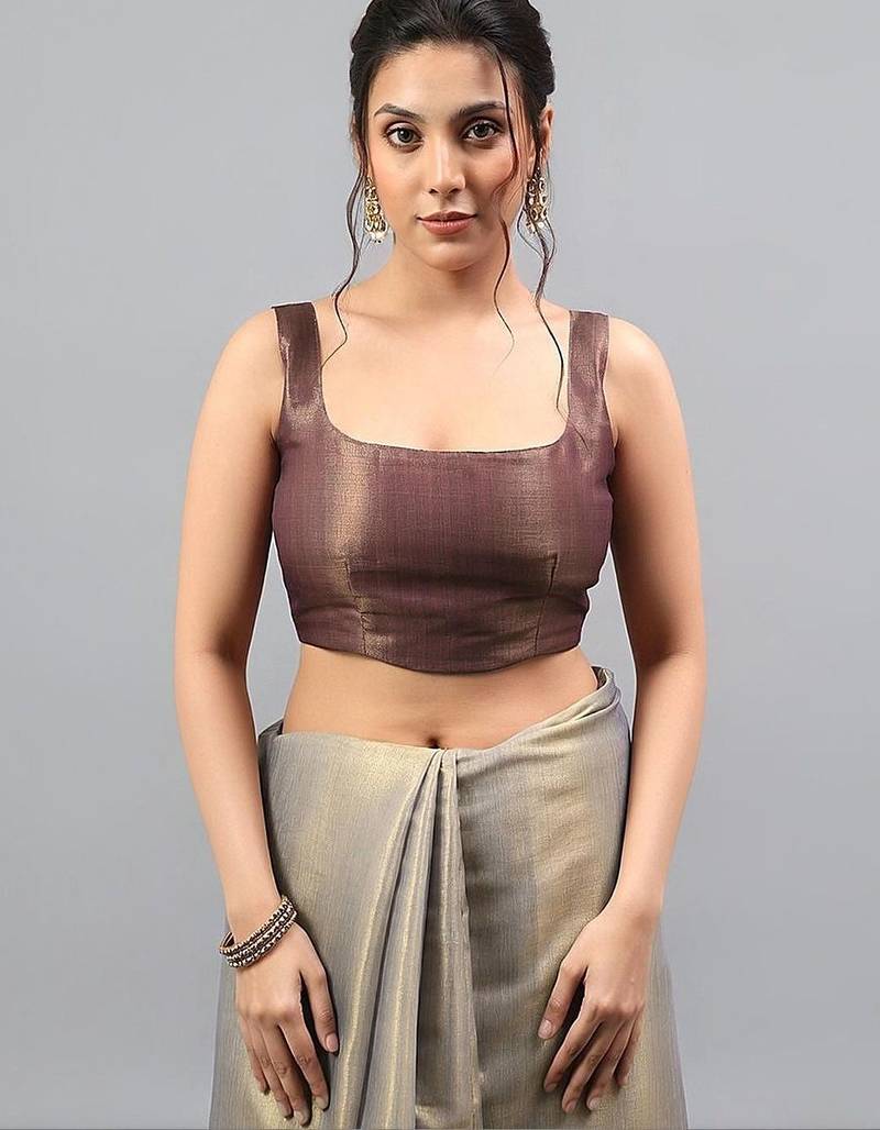 Grey polyester woven design saree with blouse