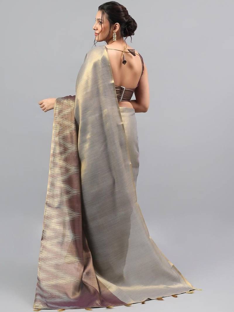 Grey polyester woven design saree with blouse