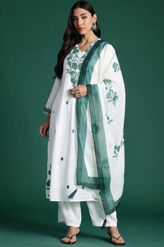 Women Ethnic Motifs Embroidered Regular Thread Work Pure Cotton Kurta with Trousers & With Dupatta
