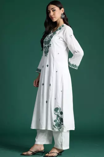 Women Ethnic Motifs Embroidered Regular Thread Work Pure Cotton Kurta with Trousers & With Dupatta