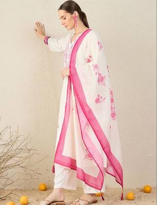 Women Floral Embroidered Regular Thread Work Kurta with Trousers & With Dupatta 1