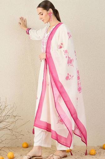 Women Floral Embroidered Regular Thread Work Kurta with Trousers & With Dupatta