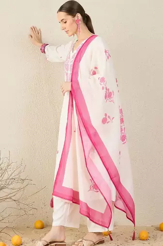Women Floral Embroidered Regular Thread Work Kurta with Trousers & With Dupatta