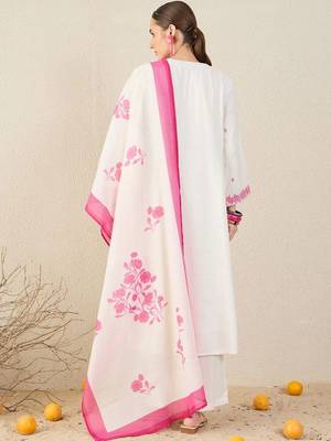 Women Floral Embroidered Regular Thread Work Kurta with Trousers & With Dupatta 4