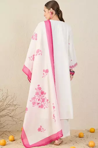 Women Floral Embroidered Regular Thread Work Kurta with Trousers & With Dupatta