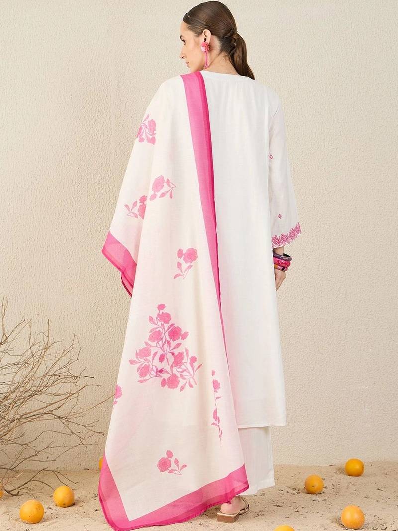 Women Floral Embroidered Regular Thread Work Kurta with Trousers & With Dupatta