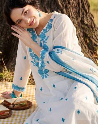Women Ethnic Motifs Embroidered Regular Thread Work Kurta with Palazzos & With Dupatta 2