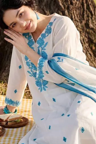 Women Ethnic Motifs Embroidered Regular Thread Work Kurta with Palazzos & With Dupatta