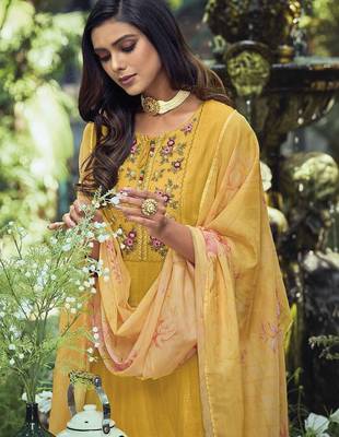 Women Ethnic Motifs Embroidered Regular Thread Work Pure Cotton Kurta with Trousers & With Dupatta 4
