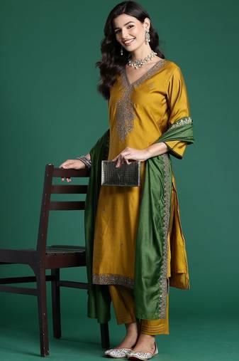 Women Ethnic Motifs Embroidered Regular Thread Work Kurta with Trousers & With Dupatta