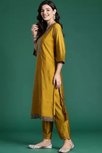 Women Ethnic Motifs Embroidered Regular Thread Work Kurta with Trousers & With Dupatta