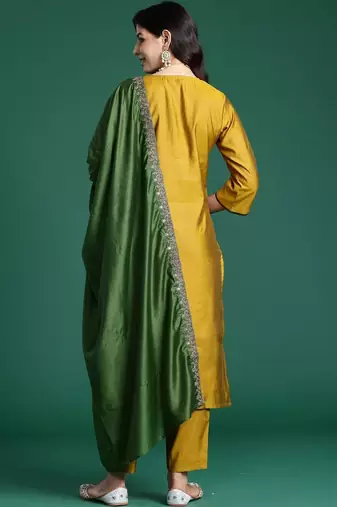 Women Ethnic Motifs Embroidered Regular Thread Work Kurta with Trousers & With Dupatta