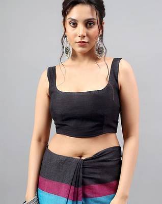 Black linen printed saree with blouse 5