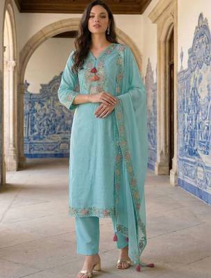 Women Floral Embroidered Regular Thread Work Pure Cotton Kurta with Trousers & With Dupatta 1