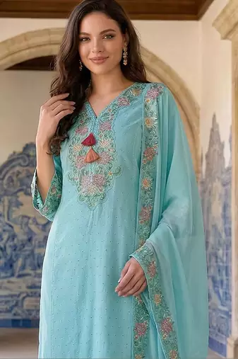 Women Floral Embroidered Regular Thread Work Pure Cotton Kurta with Trousers & With Dupatta