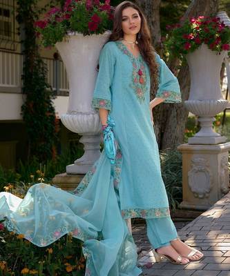 Women Floral Embroidered Regular Thread Work Pure Cotton Kurta with Trousers & With Dupatta 3