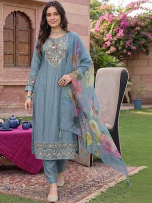 Women Floral Embroidered Regular Thread Work Liva Kurta With Trousers & Dupatta 1