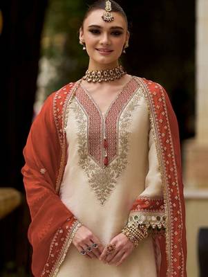 Women Ethnic Motifs Embroidered Regular Mirror Work Kurta with Trousers & With Dupatta 4