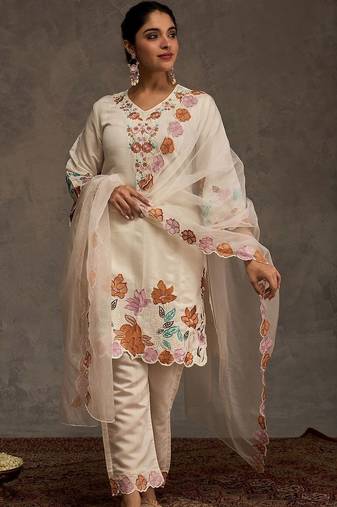 Women Floral Embroidered Regular Thread Work Kurta with Trousers & With Dupatta