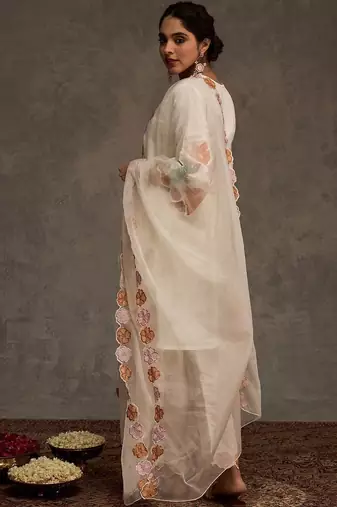Women Floral Embroidered Kurta with Trousers & Dupatta