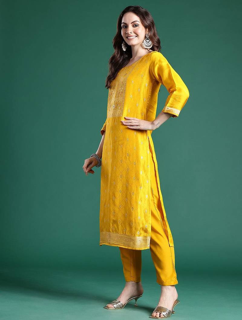 Ethnic Motifs Regular Kurta with Trousers & Dupatta