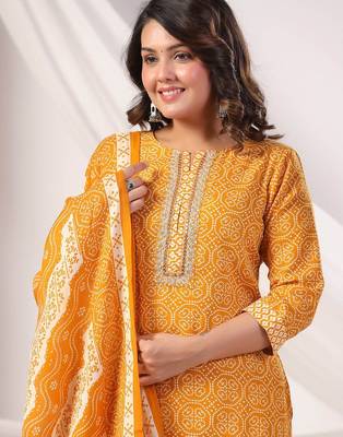 Women Bandhani Printed Regular Mirror Work Kurta Trousers With Dupatta 1