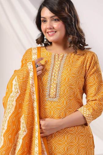 Women Bandhani Printed Regular Mirror Work Kurta Trousers With Dupatta