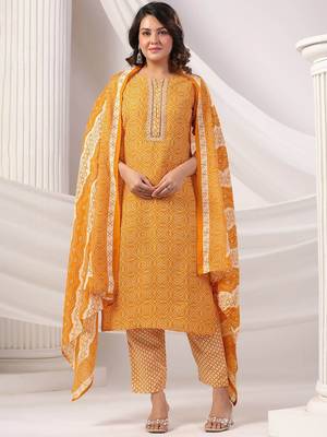 Women Bandhani Printed Regular Mirror Work Kurta Trousers With Dupatta 6