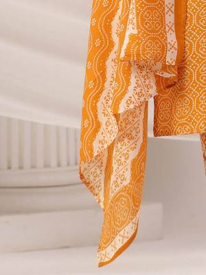 Women Bandhani Printed Regular Mirror Work Kurta Trousers With Dupatta 7