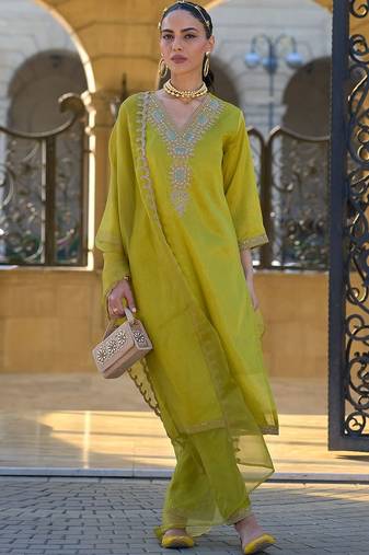 Women Ethnic Motifs Embroidered Regular Thread Work Kurta with Trousers & With Dupatta