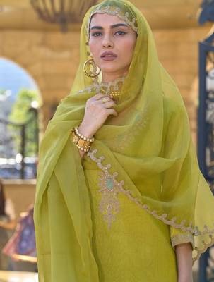 Women Ethnic Motifs Embroidered Regular Thread Work Kurta with Trousers & With Dupatta 3