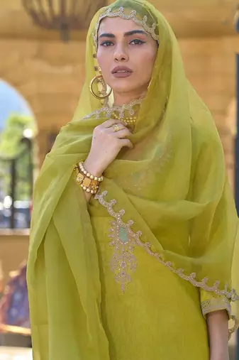 Women Ethnic Motifs Embroidered Regular Thread Work Kurta with Trousers & With Dupatta