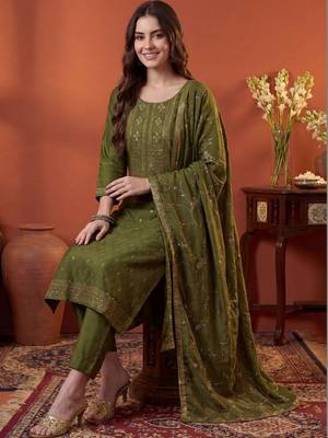 Women Ethnic Actual Woven design Regular Sequinned Kurta With Trousers & Dupatta 3