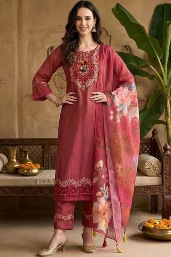 Women Floral Embroidered Regular Thread Work Kurta with Trousers & With Dupatta