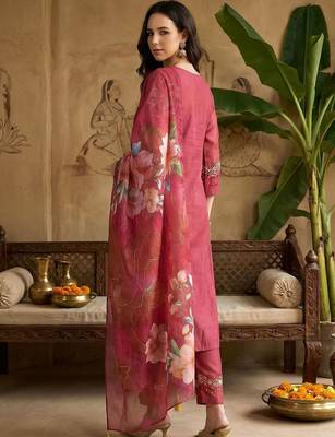 Women Floral Embroidered Regular Thread Work Kurta with Trousers & With Dupatta 3