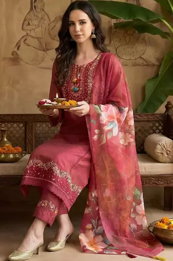 Women Floral Embroidered Regular Thread Work Kurta with Trousers & With Dupatta