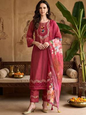 Women Floral Embroidered Regular Thread Work Kurta with Trousers & With Dupatta 6