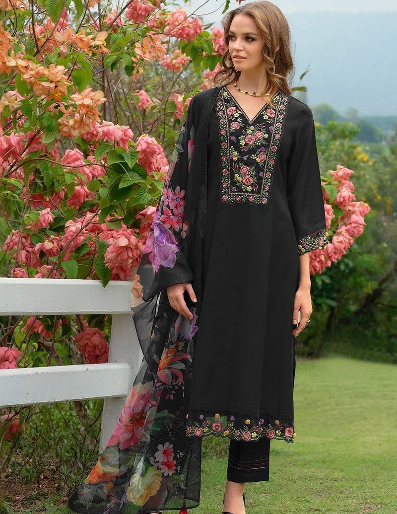 Women Floral Embroidered Regular Thread Work Liva Kurta with Trousers & With Dupatta