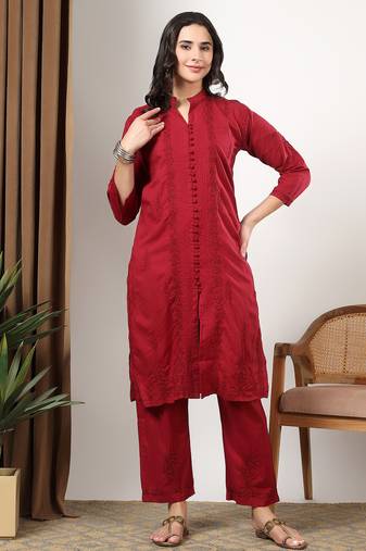 Women red floral embroidered lucknowi chikankari mandarin collar cotton kurta & palazzo sets