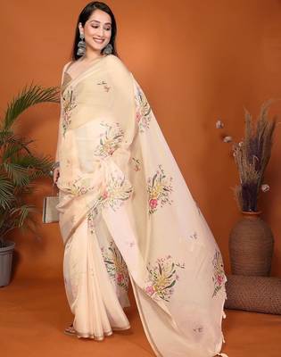Cream organza printed saree with blouse 3