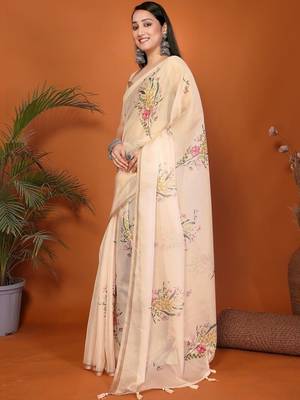 Cream organza printed saree with blouse 4