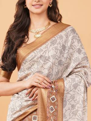 Off white polyester printed saree with blouse 5