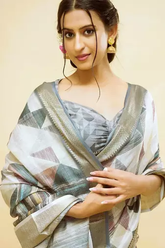 White polyester printed saree with blouse