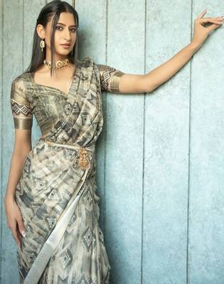Multicolor polyester printed saree with blouse 5