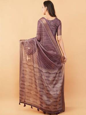 Purple polyester woven design saree with blouse 4