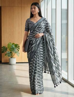 Grey linen woven design saree with blouse 3