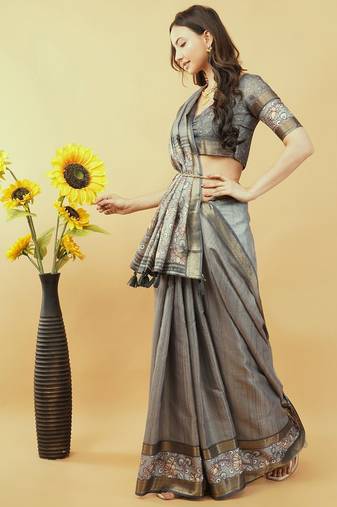 Grey polyester printed saree with blouse