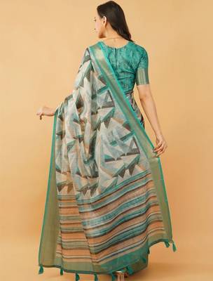 White polyester printed saree with blouse 4